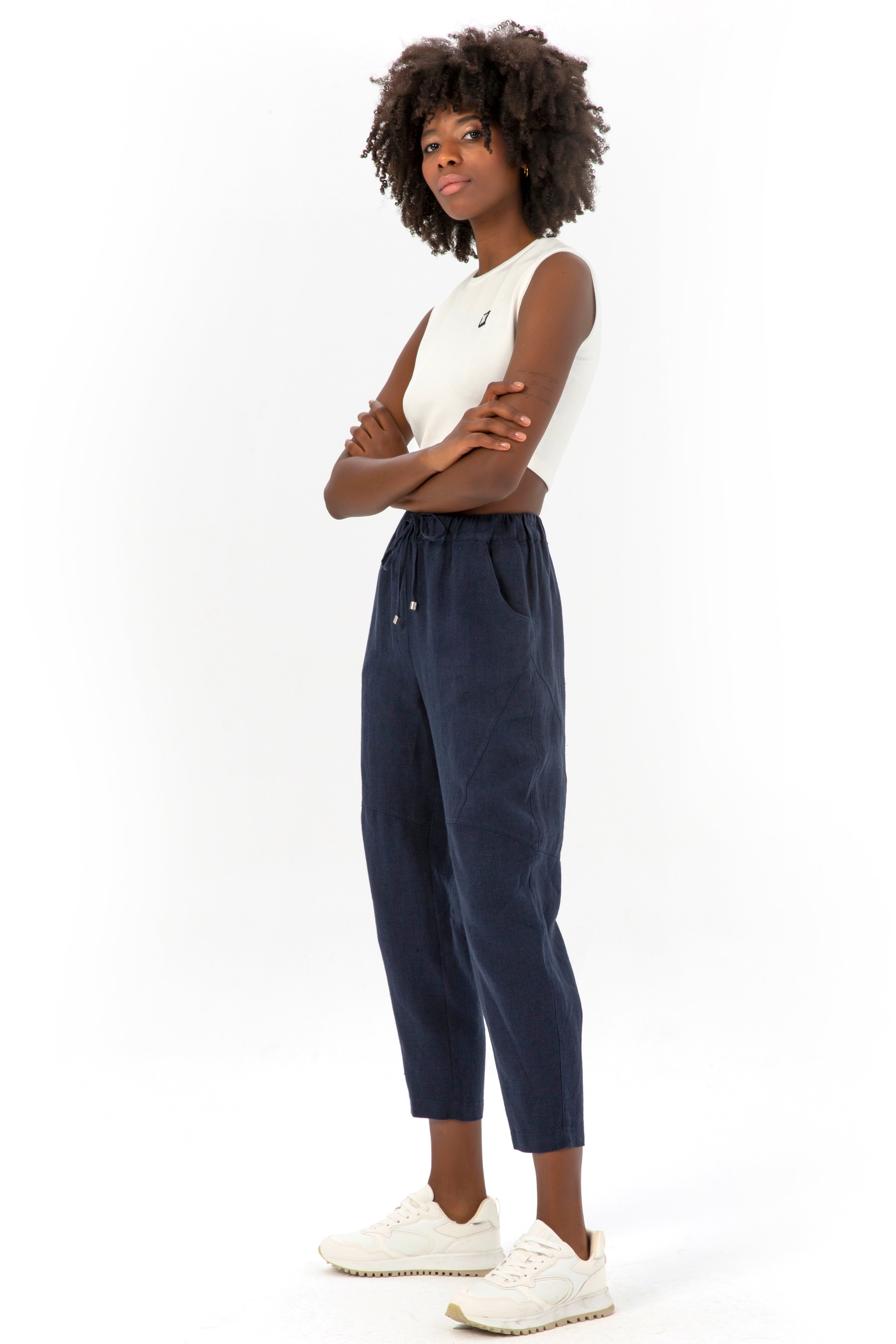 AMI PARIS WOMEN CARROT FIT TROUSERS - NOBLEMARS